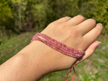 Charger l'image dans la galerie, Perles en quartz à inclusions de mica facettées entre 2 et 4mm