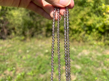 Charger l'image dans la galerie, Perles en quartz fumé facettées entre 2 et 4mm