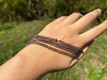 Charger l'image dans la galerie, Perles en quartz fumé facettées entre 2 et 4mm