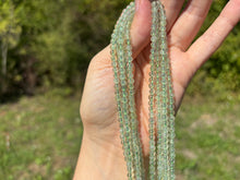 Charger l'image dans la galerie, Perles en préhnite en 4mm