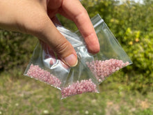 Charger l'image dans la galerie, Perles en quartz à inclusions de mica facettées entre 2 et 4mm