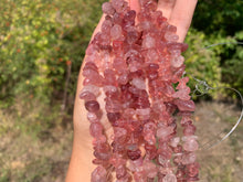 Charger l'image dans la galerie, Perles en quartz à inclusions de piémontite, forme chips