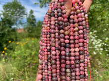 Charger l'image dans la galerie, Perles en rhodonite entre 4 et 8mm