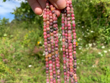 Charger l'image dans la galerie, Perles en rhodonite entre 4 et 8mm