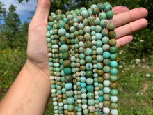 Charger l'image dans la galerie, Perles en calcédoine entre 6 et 10mm