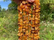 Charger l'image dans la galerie, Perles en ambre, forme chips