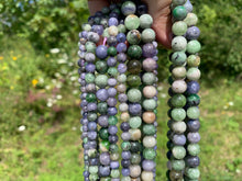 Charger l'image dans la galerie, Perles en zoïsite et tanzanite entre 4 et 8mm