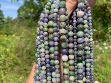 Charger l'image dans la galerie, Perles en zoïsite et tanzanite entre 4 et 8mm