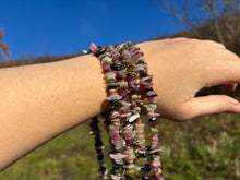 Charger l'image dans la galerie, Perles en tourmaline multicolore, forme chips