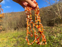 Charger l'image dans la galerie, Perles en cornaline, agates de différentes couleurs, forme chips