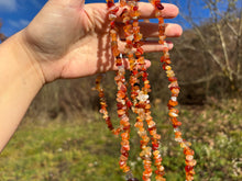 Charger l'image dans la galerie, Perles en cornaline, agates de différentes couleurs, forme chips