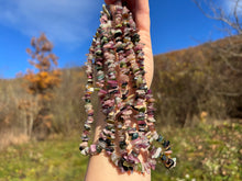 Charger l'image dans la galerie, Perles en tourmaline multicolore, forme chips
