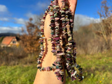 Charger l'image dans la galerie, Perles en tourmaline multicolore, forme chips