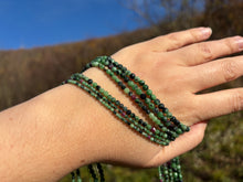 Charger l'image dans la galerie, Perles en rubis zoisite entre 2 et 4mm