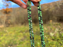 Charger l'image dans la galerie, Perles en rubis zoisite entre 2 et 4mm