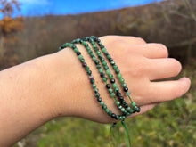 Charger l'image dans la galerie, Perles en rubis zoisite entre 2 et 4mm