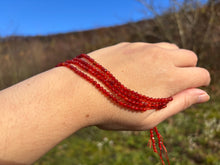 Charger l'image dans la galerie, Perles en cornaline facettée entre 2 et 4mm