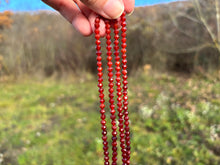 Charger l'image dans la galerie, Perles en cornaline facettée entre 2 et 4mm
