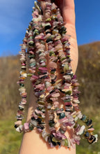Charger l'image dans la galerie, Perles en tourmaline multicolore, forme chips