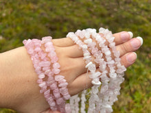 Charger l'image dans la galerie, Perles en quartz rose, forme chips