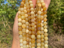 Charger l'image dans la galerie, Perles en opale commune jaune entre 6 et 10mm