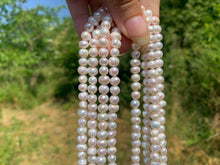 Charger l'image dans la galerie, Perles de culture blanches, forme plus ovale