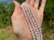 Charger l'image dans la galerie, Perles de culture blanches, forme plus ovale