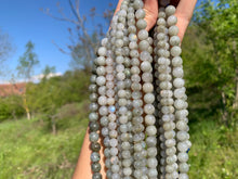 Charger l'image dans la galerie, Perles en labradorite entre 6 et 8mm LD