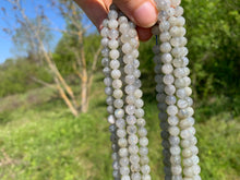 Charger l'image dans la galerie, Perles en labradorite entre 6 et 8mm LD