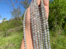 Charger l'image dans la galerie, Perles en labradorite entre 6 et 8mm LD