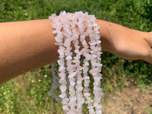 Charger l'image dans la galerie, Perles en quartz rose, forme chips