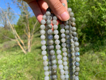 Charger l'image dans la galerie, Perles en labradorite entre 6 et 8mm LD