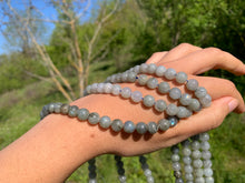 Charger l'image dans la galerie, Perles en labradorite entre 6 et 8mm LD