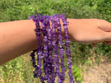 Charger l'image dans la galerie, Perles en améthyste, forme chips
