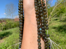 Charger l'image dans la galerie, Perles en labradorite entre 6 et 8mm LU