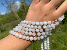 Charger l'image dans la galerie, Perles en labradorite blanche entre 6 et 8mm LBU
