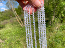 Charger l'image dans la galerie, Perles en labradorite blanche entre 4 et 8mm LBQ