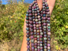 Charger l'image dans la galerie, Perles en rubis cyanite entre 6 et 8mm