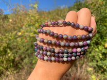 Charger l'image dans la galerie, Perles en rubis cyanite entre 6 et 8mm