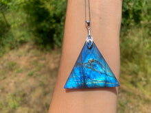 Charger l'image dans la galerie, Bélière "oeil" (argentée, dorée, rosée)