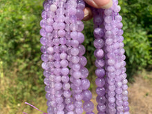 Charger l'image dans la galerie, Perles en améthyste lavande entre 6 et 10mm ALT