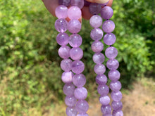 Charger l'image dans la galerie, Perles en améthyste lavande entre 6 et 10mm ALT