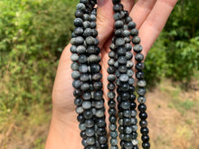 Charger l'image dans la galerie, Perles en oeil d'aigle entre 6 et 10mm OAU
