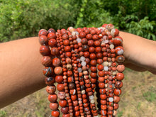 Charger l'image dans la galerie, Perles en jaspe rouge entre 4 et 12mm JRU