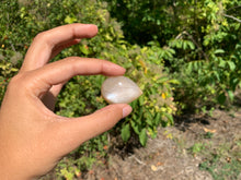 Charger l'image dans la galerie, Microcline / Pierre de lune 3