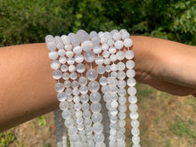 Charger l'image dans la galerie, Perles en gypse fibreux entre 6 et 10mm