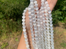 Charger l'image dans la galerie, Perles en gypse fibreux entre 6 et 10mm