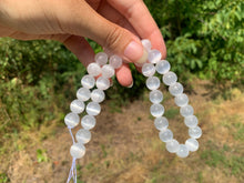 Charger l'image dans la galerie, Perles en gypse fibreux entre 6 et 10mm