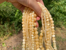 Charger l'image dans la galerie, Perles en calcite jaune entre 4 et 10mm