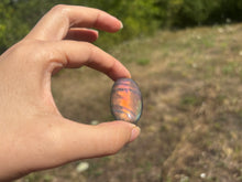 Charger l'image dans la galerie, Galet en labradorite 1